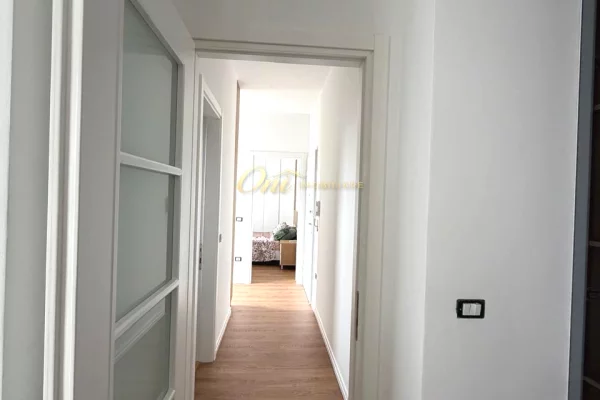 Shtepi me qera Apartament ne Tirane, 1+1, Mobilimi E mobiluar, Pagesa 80,000  Leke.