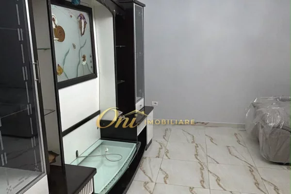 Shtepi me qera Apartament ne Tirane, 6+1, Mobilimi E mobiluar, Pagesa 80,000  Leke.