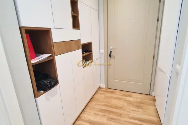 Shtepi ne shitje Apartament ne Tirane, 3+1, Mobilimi E mobiluar, Pagesa 450,000  Euro.