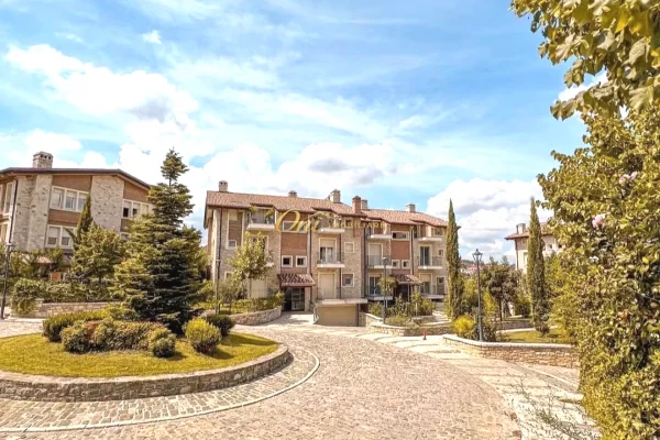 Shtepi ne shitje Apartament ne Tirane, 3+1, Mobilimi E mobiluar, Pagesa 450,000  Euro.