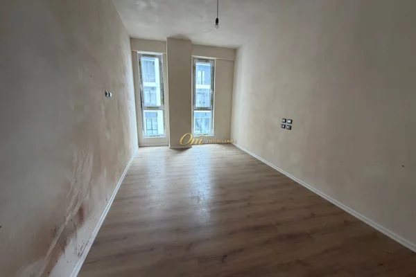 Shtepi ne shitje Apartament ne Tirane, 3+1, Mobilimi E mobiluar, Pagesa 420,000  Euro.