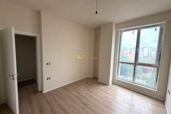 Shtepi ne shitje Apartament ne Tirane, 3+1, Mobilimi E mobiluar, Pagesa 420,000  Euro.