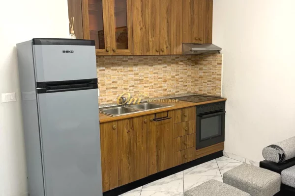Shtepi me qera Apartament ne Tirane, 2+1, Mobilimi E mobiluar, Pagesa 55,000  Leke.