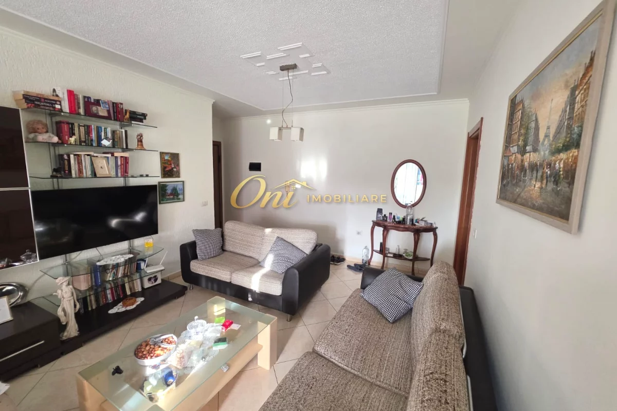 Shtepi me qera Apartament ne Tirane, 2+1, Mobilimi E mobiluar, Pagesa 2,000  Euro.