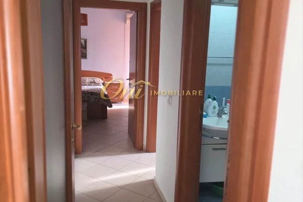 Shtepi me qera Apartament ne Tirane, 2+1, Mobilimi E mobiluar, Pagesa 2,000  Euro.