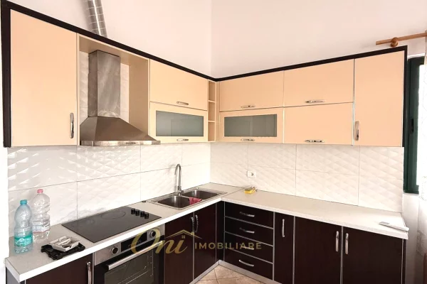Shtepi me qera Apartament ne Tirane, 2+1, Mobilimi E mobiluar, Pagesa 600  Euro.
