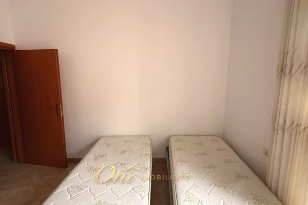 Shtepi me qera Apartament ne Tirane, 2+1, Mobilimi E mobiluar, Pagesa 600  Euro.
