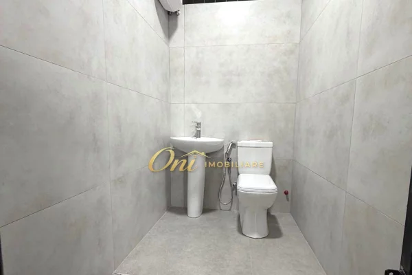 FUSHA E AVIACIONIT MAGAZINE 140M2 PER QERA 