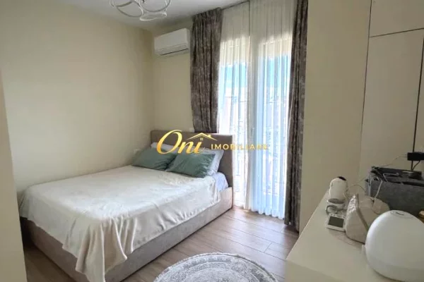 Shtepi me qera Apartament ne Tirane, 2+1, Mobilimi E mobiluar, Pagesa 1,000  Euro.
