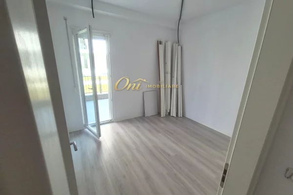 UNIVERS CITY DYQAN/ZYRE PER QERA