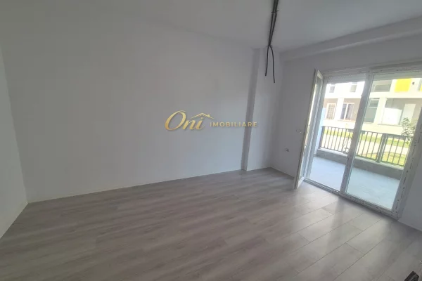Ambient biznesi me qera 3+1 ne Tirane - 800 Euro