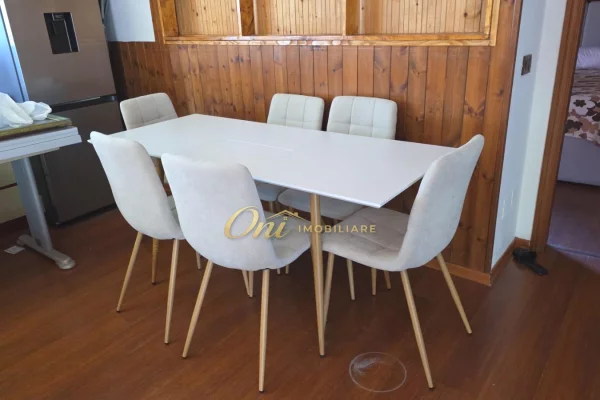 Shtepi me qera Apartament ne Tirane, 2+1, Mobilimi E mobiluar, Pagesa 80,000  Leke.
