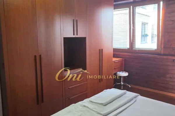 Shtepi me qera Apartament ne Tirane, 2+1, Mobilimi E mobiluar, Pagesa 80,000  Leke.