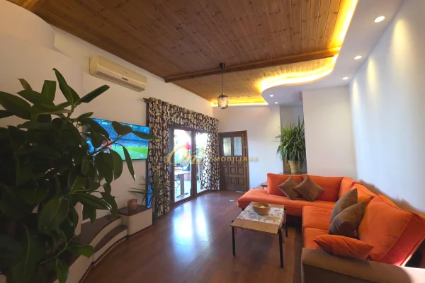 MYSLYM SHYRI APARTAMENT PER QERA 2+1