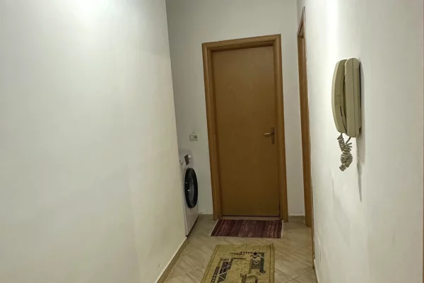 Shtepi me qera Apartament ne Tirane, 1+1, Mobilimi E mobiluar, Pagesa 45,000  Leke.
