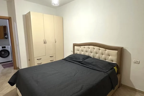 Shtepi me qera Apartament ne Tirane, 1+1, Mobilimi E mobiluar, Pagesa 45,000  Leke.