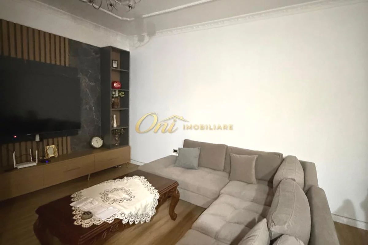 Shtepi me qera Apartament ne Tirane, 2+1, Mobilimi E mobiluar, Pagesa 55,000  Leke.
