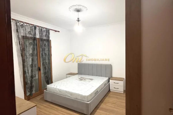 Shtepi me qera Apartament ne Tirane, 2+1, Mobilimi E mobiluar, Pagesa 55,000  Leke.