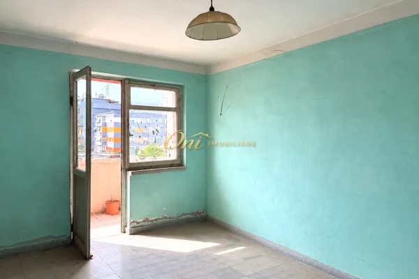 Shtepi ne shitje Apartament ne Fier, 2+1, Mobilimi Bosh, pa mobiluar, Pagesa 5,500,000  Leke.