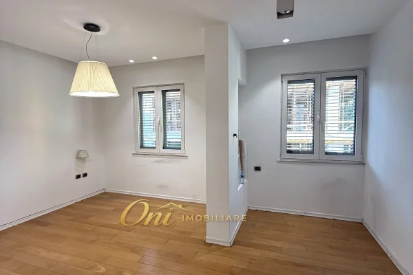 Ambient biznesi me qera 3+1 ne Tirane - 200,000 Leke