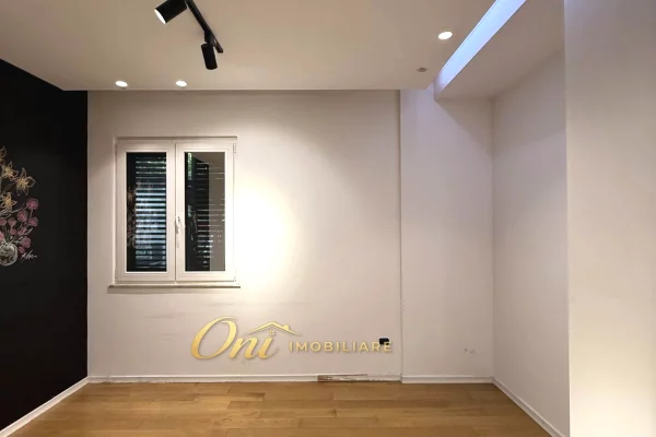 BLLOK AMBIENT ZYRE PER QERA 