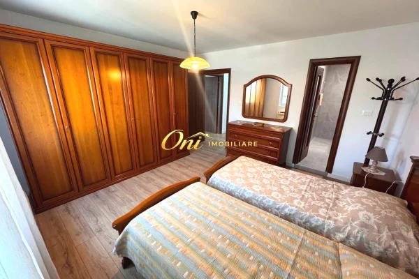 Shtepi me qera Apartament ne Tirane, 2+1, Mobilimi E mobiluar, Pagesa 800  Euro.