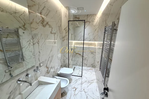 Shtepi me qera Apartament ne Tirane, 3+1, Mobilimi E mobiluar, Pagesa 3,200  Euro.