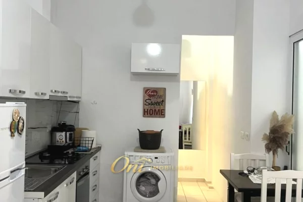 Shtepi me qera Apartament ne Tirane, 1+1, Mobilimi E mobiluar, Pagesa 400  Euro.