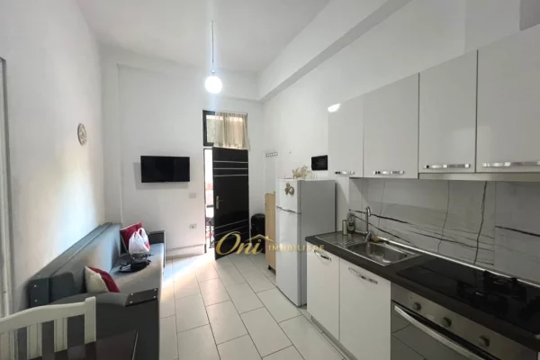 Shtepi me qera Apartament ne Tirane, 1+1, Mobilimi E mobiluar, Pagesa 400  Euro.