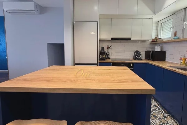 Shtepi me qera Apartament ne Tirane, 2+1, Mobilimi E mobiluar, Pagesa 1,100  Euro.