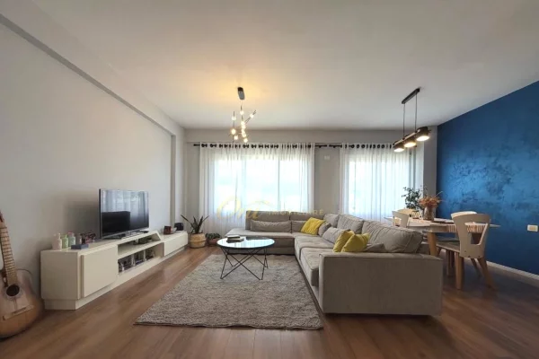 Shtepi me qera Apartament ne Tirane, 2+1, Mobilimi E mobiluar, Pagesa 1,100  Euro.