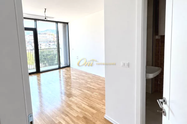 LIQENI ARTIFICIAL AMBIENT ZYRE PER QERA 