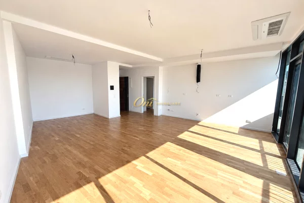 LIQENI ARTIFICIAL AMBIENT ZYRE 127M2 PER QERA 