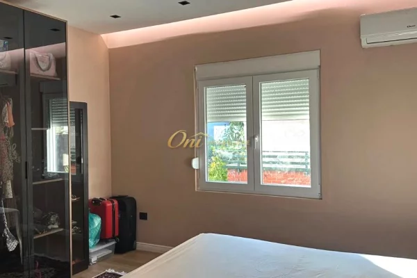 Shtepi me qera Apartament ne Tirane, 2+1, Mobilimi E mobiluar, Pagesa 80,000  Leke.
