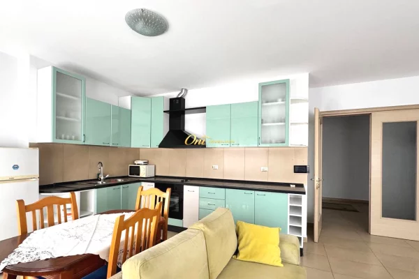Shtepi me qera Apartament ne Tirane, 2+1, Mobilimi E mobiluar, Pagesa 70,000  Leke.