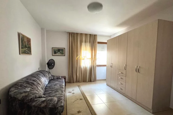 Shtepi me qera Apartament ne Tirane, 2+1, Mobilimi E mobiluar, Pagesa 70,000  Leke.