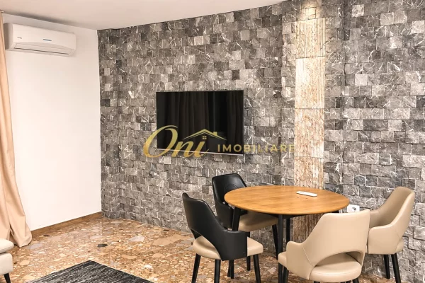 Shtepi me qera Apartament ne Tirane, 1+1, Mobilimi E mobiluar, Pagesa 400  Euro.