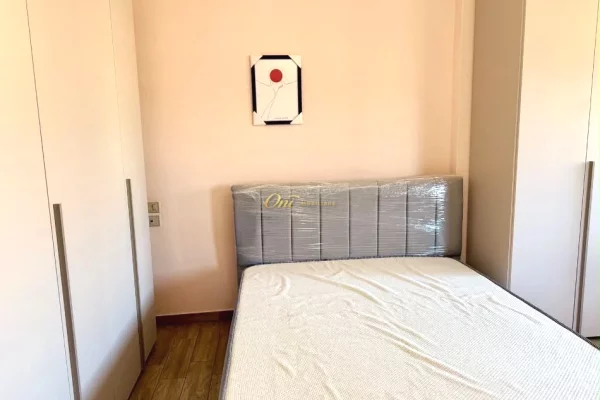 Shtepi me qera Apartament ne Tirane, 2+1, Mobilimi E mobiluar, Pagesa 70,000  Leke.