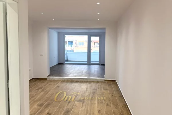 Ambient biznesi ne shitje 3+1 ne Tirane - 13,500,000 Leke