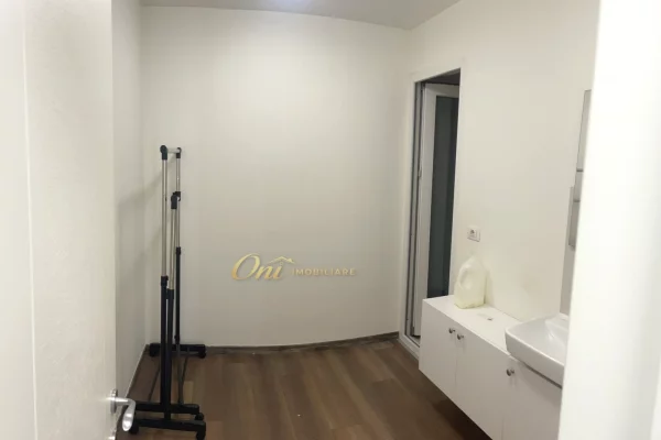 RRUGA E KAVAJES AMBIENT ZYRE PER QERA 