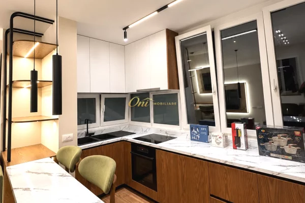 Shtepi me qera Apartament ne Tirane, 2+1, Mobilimi E mobiluar, Pagesa 85,000  Leke.