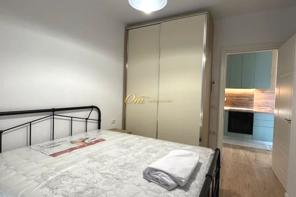 Shtepi me qera Apartament ne Tirane, 1+1, Mobilimi E mobiluar, Pagesa 75,000  Leke.