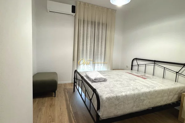 Shtepi me qera Apartament ne Tirane, 1+1, Mobilimi E mobiluar, Pagesa 75,000  Leke.