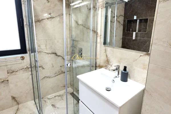 Shtepi me qera Apartament ne Tirane, 2+1, Mobilimi E mobiluar, Pagesa 85,000  Leke.