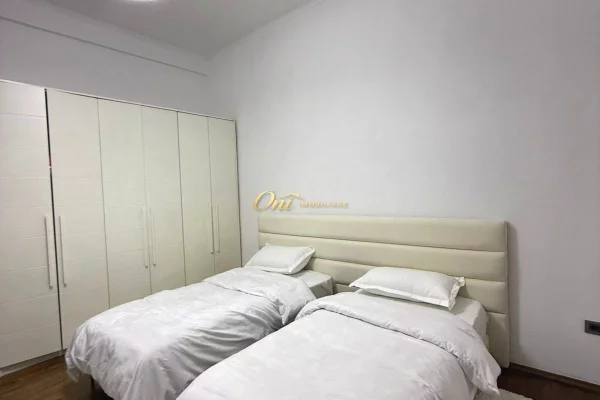 Shtepi me qera Apartament ne Tirane, 2+1, Mobilimi E mobiluar, Pagesa 90,000  Leke.