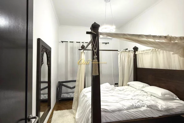 Shtepi me qera Apartament ne Tirane, 2+1, Mobilimi E mobiluar, Pagesa 90,000  Leke.