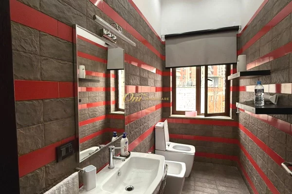 Shtepi me qera Apartament ne Tirane, 2+1, Mobilimi E mobiluar, Pagesa 90,000  Leke.