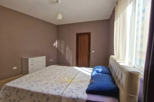 Shtepi ne shitje Apartament ne Tirane, 2+1, Mobilimi E mobiluar, Pagesa 16,500,000  Leke.