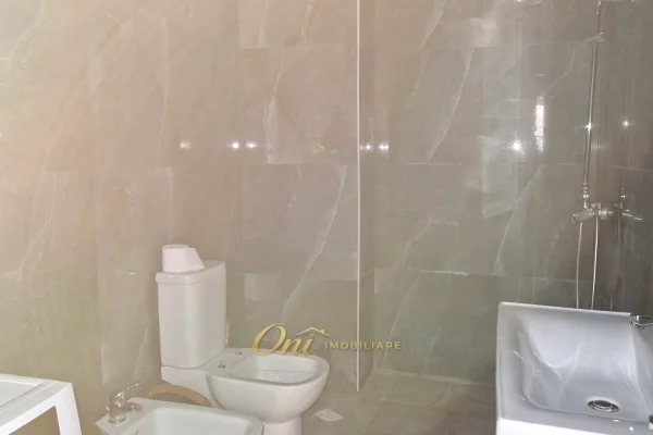 Shtepi ne shitje Apartament ne Tirane, 2+1, Mobilimi E mobiluar, Pagesa 16,500,000  Leke.