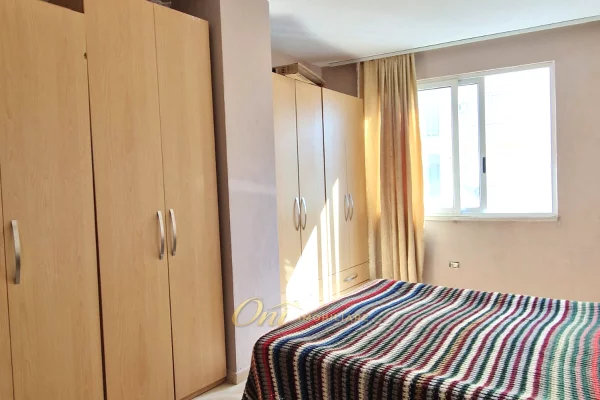 Shtepi ne shitje Apartament ne Tirane, 2+1, Mobilimi E mobiluar, Pagesa 16,500,000  Leke.